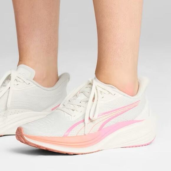 NWB Puma Darter Pro Fade Instant Running Shoes Warm White Pink Womens Size 7 - Picture 1 of 13